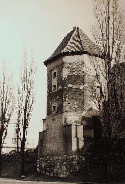 Baszta Wronia (Fotografia z ok. 1980 r.)