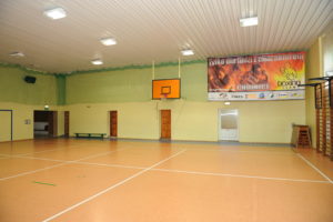 Zdjęcie pomieszczenia małej hali sportowej