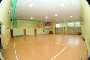 Zdjęcie pomieszczenia małej hali sportowej