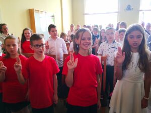 Uroczyste rozpoczęcie roku szkolnego w Szkole Podstawowej nr 1 im. Juliana Rydzkowskiego w Chojnicach