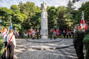 Uroczystości pod Pomnikiem Orła Białego