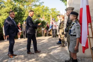 Uroczystości pod Pomnikiem Orła Białego