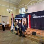 Uroczystość nadania imienia auli i odsłonięcia tablicy pamięci dyrektorów w SP nr 1