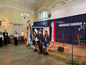 Uroczystość nadania imienia auli i odsłonięcia tablicy pamięci dyrektorów w SP nr 1