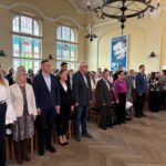 Uroczystość nadania imienia auli i odsłonięcia tablicy pamięci dyrektorów w SP nr 1
