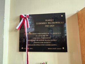 Uroczystość nadania imienia auli i odsłonięcia tablicy pamięci dyrektorów w SP nr 1