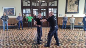 Zajęcia z samoobrony dla chojnickich seniorów