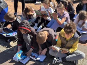 Próba pobicia rekordu w czytaniu na Starym Rynku