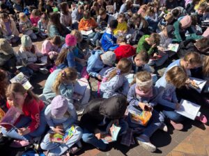 Próba pobicia rekordu w czytaniu na Starym Rynku